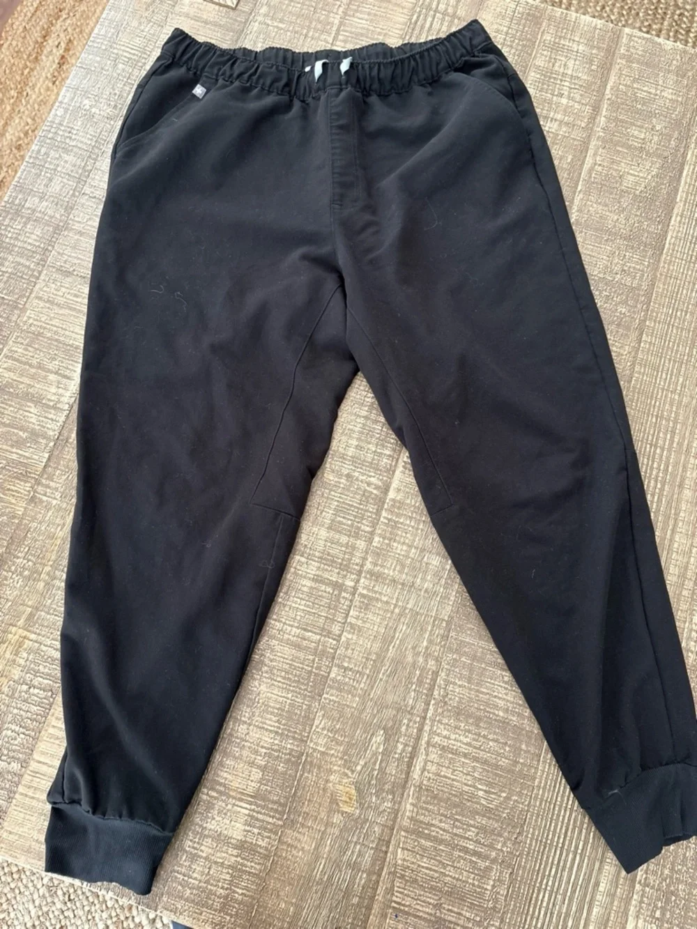 FIGS Tansen Jogger Scrub Pants for Men LS